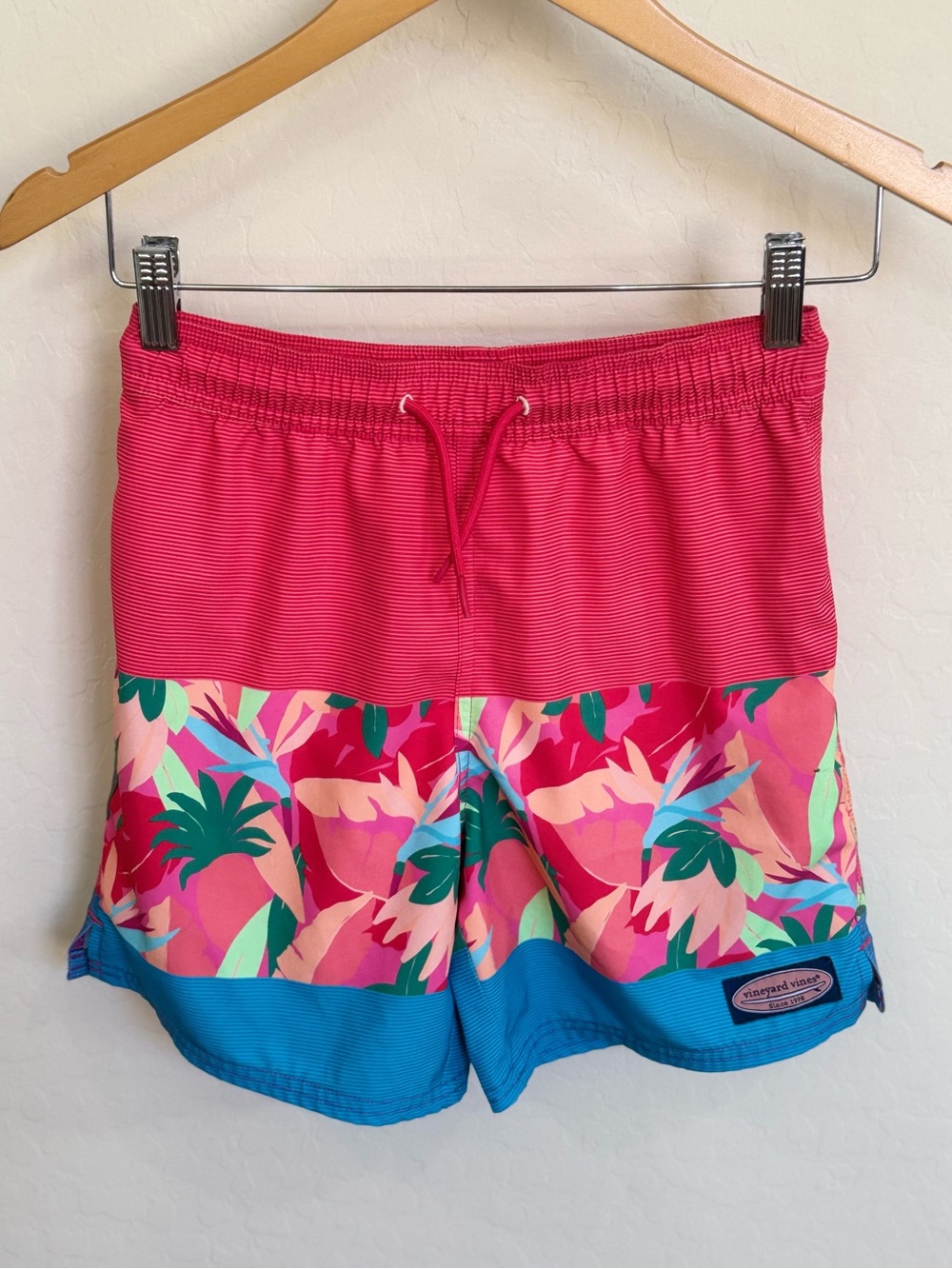Vineyard Vines Boys Chappy Swim Trunks Tropical Colorblock Coral Blue Size S EUC